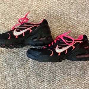 Nike Air Max Torch 4 (women 9.5)